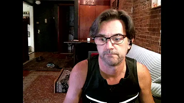 Snapshot of Johnny_Bottoms chatting on 11-19-25, 10:54 Johnny Bottoms online show from 11-19-25, 10:54