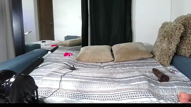 Carla-Bonny18 online show from 03-07-26, 09:17