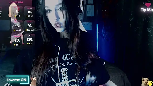 Snapshot of chloe_crystall_killer chatting on 05-18-26, 04:24 chloe crystall killer online show from 05-18-26, 04:24