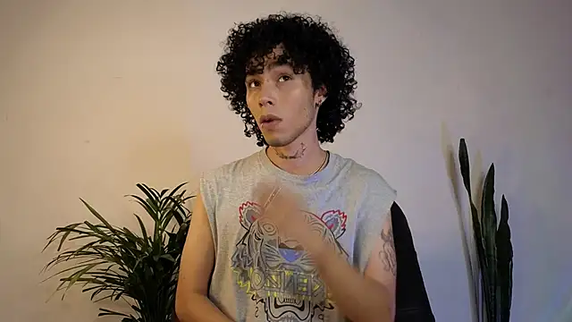 Snapshot of seven7xis chatting on 12-22-24, 08:16 seven7xis online show from 12-22-24, 08:16