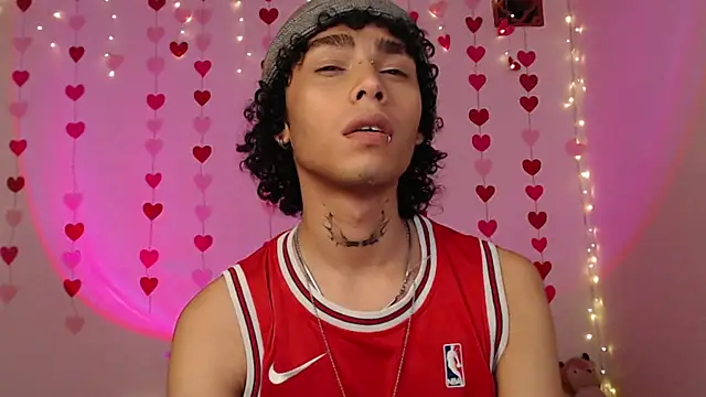 Snapshot of seven7xis chatting on 02-10-25, 04:52 seven7xis online show from 02-10-25, 04:52