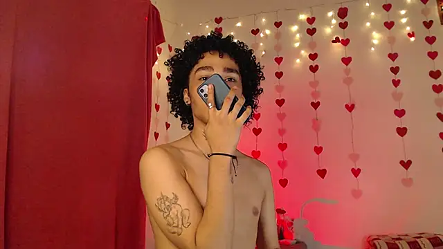 Snapshot of seven7xis chatting on 02-14-25, 04:58 seven7xis online show from 02-14-25, 04:58