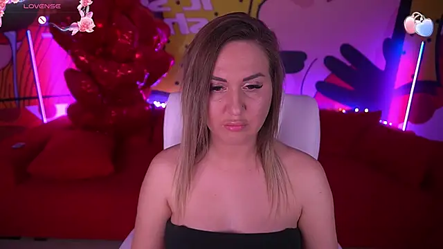 Snapshot of LovelyMollyy chatting on 03-06-25, 09:53 LovelyMollyy online show from 03-06-25, 09:53