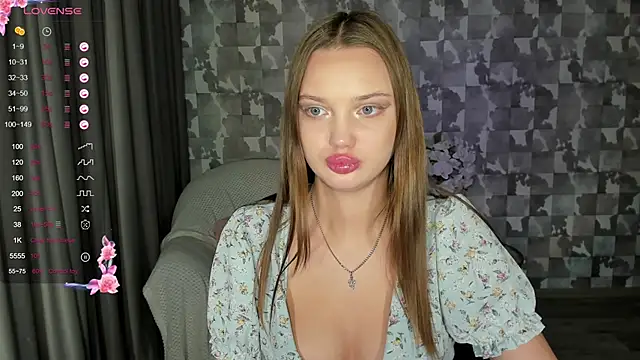 Snapshot of Lovely_Lure chatting on 01-27-25, 03:39 Lovely Lure online show from 01-27-25, 03:39