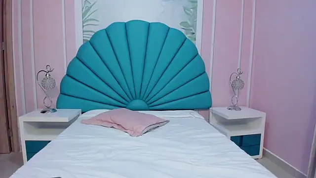 Daphne Fox  online show from 02-19-25, 08:33