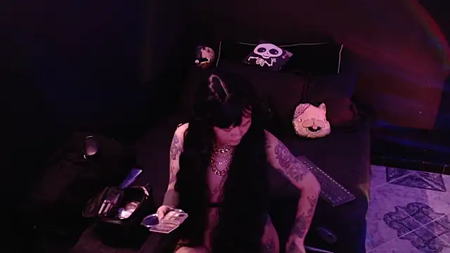 Snapshot of rousstattoo chatting on 05-15-26, 03:24 rousstattoo online show from 05-15-26, 03:24