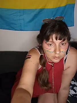 Heleneecesmecs2 online show from 06-06-26, 07:07