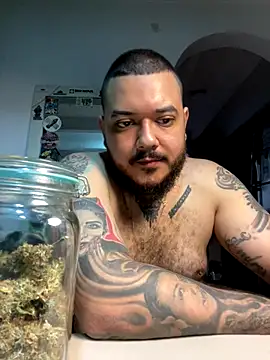 El Titan1998 online show from 12-15-25, 12:09