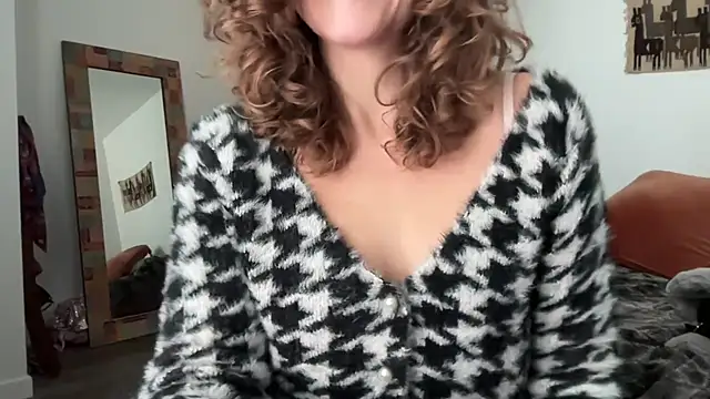 leahsparkles online show from 11-24-25, 03:01