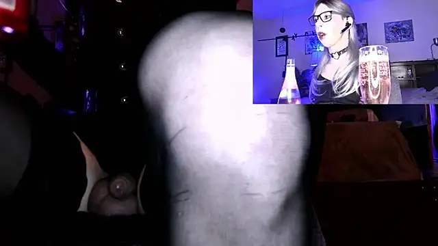 Snapshot of DominicaMolotov chatting on 01-02-25, 03:48 DominicaMolotov online show from 01-02-25, 03:48