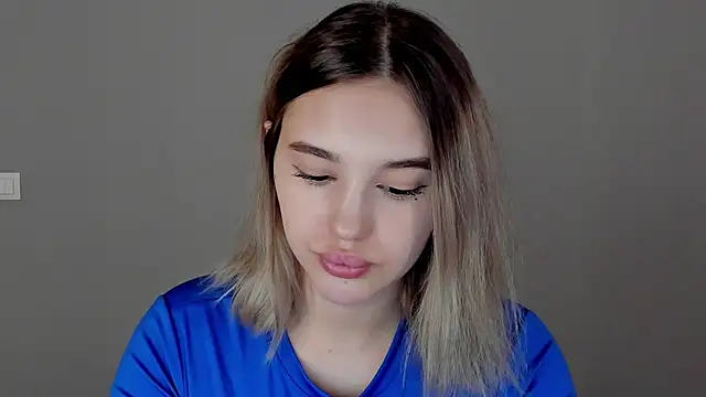 Snapshot of AngelicaKleee chatting on 01-28-25, 03:57 AngelicaKleee online show from 01-28-25, 03:57