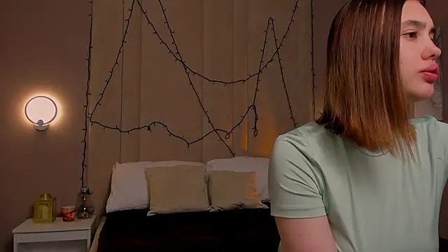 Snapshot of AngelicaKleee chatting on 10-05-25, 01:26 AngelicaKleee online show from 10-05-25, 01:26