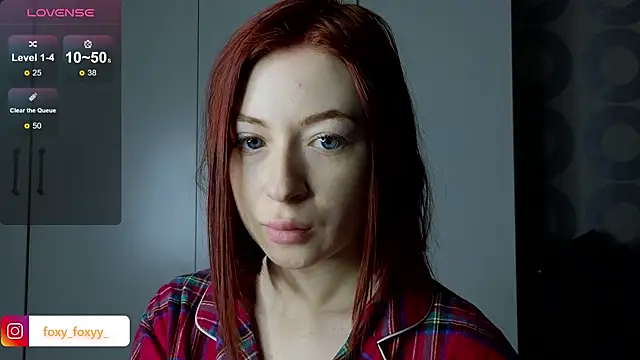 Cuteroxyfoxy online show from 12-23-24, 04:44