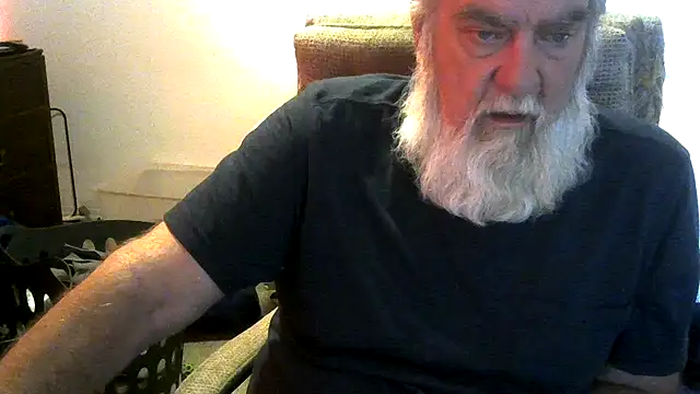 Snapshot of viejo_oso chatting on 06-21-26, 02:41 viejo oso online show from 06-21-26, 02:41