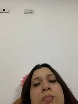 Snapshot of Sophia_cyrus11 chatting on 12-26-24, 12:03 Sophia cyrus11 online show from 12-26-24, 12:03