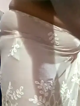 Snapshot of LustyBhabhi chatting on 02-05-25, 05:20 LustyBhabhi online show from 02-05-25, 05:20