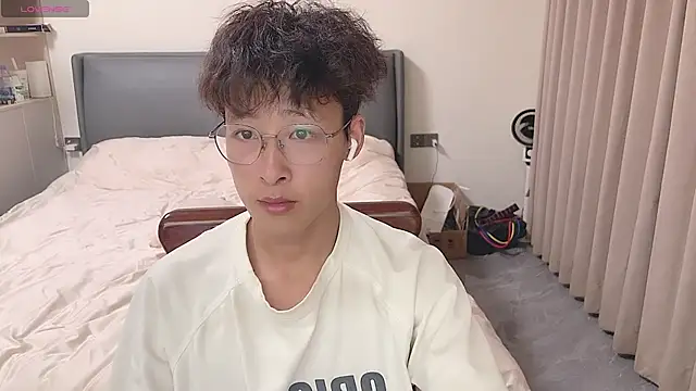 Snapshot of A11414 chatting on 10-29-25, 05:14 A11414 online show from 10-29-25, 05:14