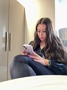 AndreaMood online show from 02-11-25, 04:33