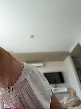 Snapshot of AndreaMood chatting on 12-14-25, 02:39 AndreaMood online show from 12-14-25, 02:39