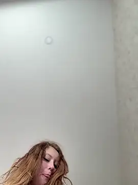 Snapshot of AndreaMood chatting on 12-21-25, 01:24 AndreaMood online show from 12-21-25, 01:24