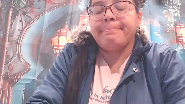 Snapshot of Tanyabigtits chatting on 11-19-25, 02:06 Tanyabigtits online show from 11-19-25, 02:06