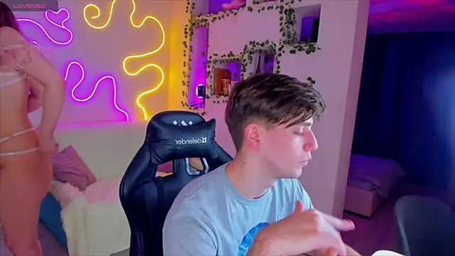 RobertAndLinela online show from 01-23-25, 04:48