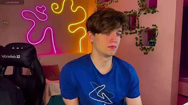 RobertAndLinela online show from 02-23-25, 06:34