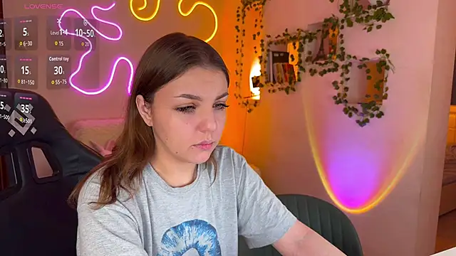 RobertAndLinela online show from 11-18-25, 05:17