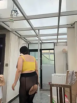 Snapshot of Happyou2 chatting on 02-12-25, 09:31 Happyou2 online show from 02-12-25, 09:31