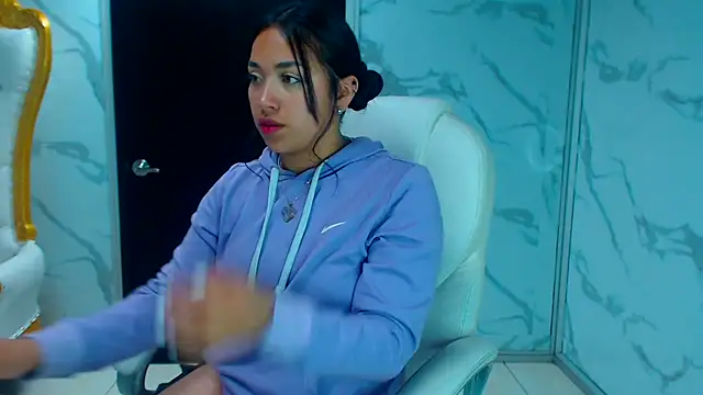 IsabellRodriguez18 online show from 02-18-25, 10:16