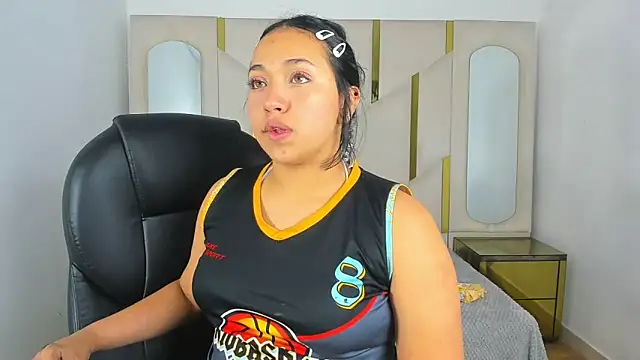 IsabellRodriguez18 online show from 11-25-25, 06:13