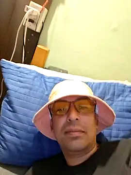 Snapshot of zeus2630 chatting on 11-29-25, 02:53 zeus2630 online show from 11-29-25, 02:53