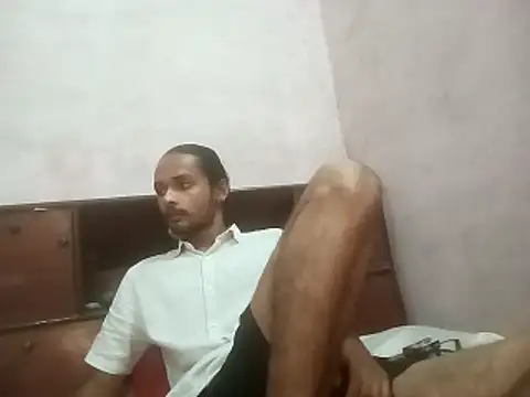 Snapshot of IamRentedBoybfriend chatting on 10-24-25, 01:35 IamRentedBoybfriend online show from 10-24-25, 01:35