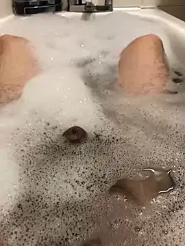 Snapshot of 22TT2295 chatting on 12-27-24, 03:15 22TT2295 online show from 12-27-24, 03:15