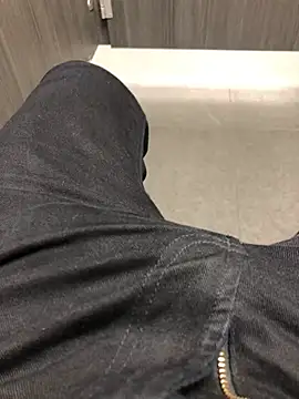 Snapshot of 22TT2295 chatting on 01-05-25, 08:43 22TT2295 online show from 01-05-25, 08:43