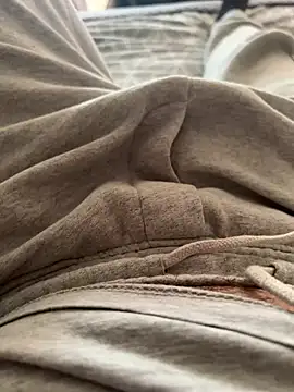 Snapshot of 22TT2295 chatting on 03-04-25, 03:59 22TT2295 online show from 03-04-25, 03:59