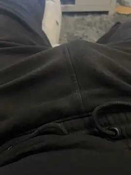 Snapshot of 22TT2295 chatting on 10-11-25, 08:18 22TT2295 online show from 10-11-25, 08:18