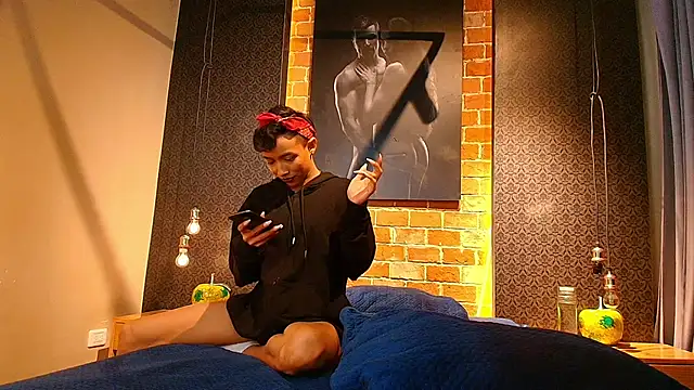 Snapshot of AntonAndSofii chatting on 01-08-25, 04:02 AntonAndSofii online show from 01-08-25, 04:02