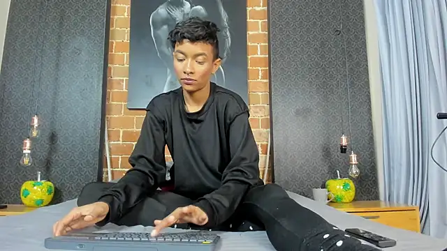 Snapshot of AntonAndSofii chatting on 01-19-25, 05:26 AntonAndSofii online show from 01-19-25, 05:26