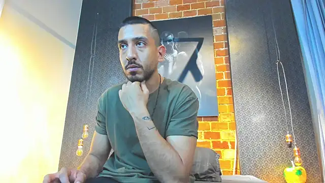 Snapshot of AntonAndSofii chatting on 01-23-25, 03:16 AntonAndSofii online show from 01-23-25, 03:16