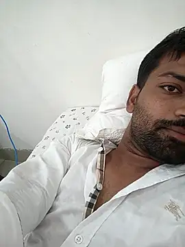 Snapshot of playboyz77 chatting on 09-28-25, 04:18 playboyz77 online show from 09-28-25, 04:18