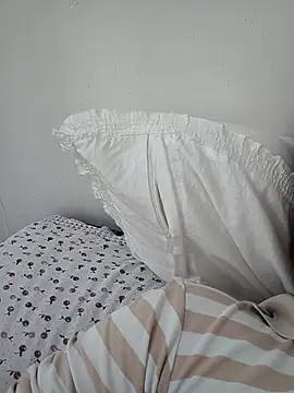 Snapshot of playboyz77 chatting on 10-12-25, 09:19 playboyz77 online show from 10-12-25, 09:19