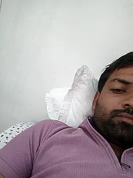 Snapshot of playboyz77 chatting on 10-16-25, 07:31 playboyz77 online show from 10-16-25, 07:31