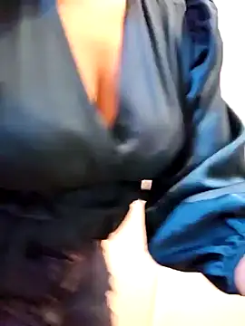 lizzzziee online show from 12-25-24, 11:22