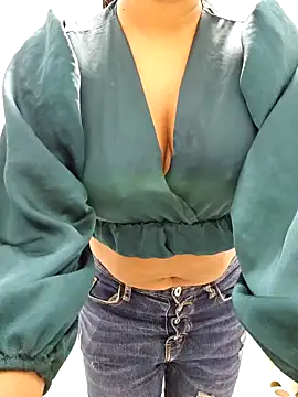 lizzzziee online show from 12-25-24, 04:32