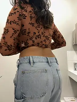 lizzzziee online show from 01-19-25, 12:06