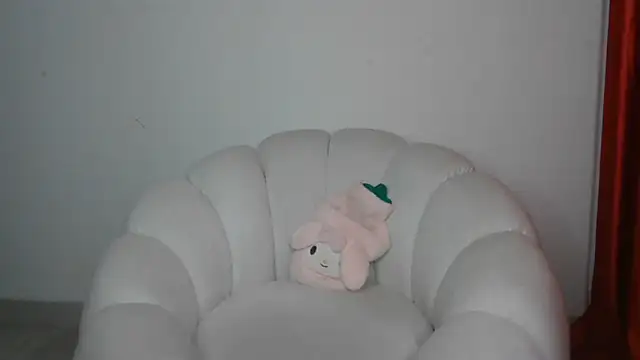 Snapshot of GoddessGlide chatting on 12-19-25, 05:53 GoddessGlide online show from 12-19-25, 05:53