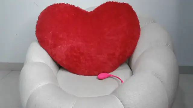 Snapshot of GoddessGlide chatting on 01-12-26, 04:23 GoddessGlide online show from 01-12-26, 04:23