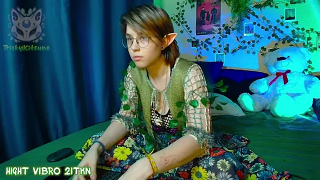 Snapshot of TrickyKitsune chatting on 05-21-26, 02:57 TrickyKitsune online show from 05-21-26, 02:57
