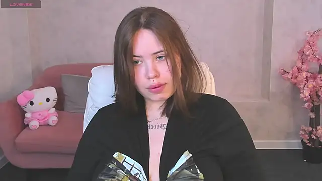 EricaElliott online show from 05-05-26, 09:17